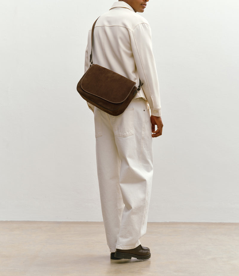 Hunter Messenger Suede Chocolate