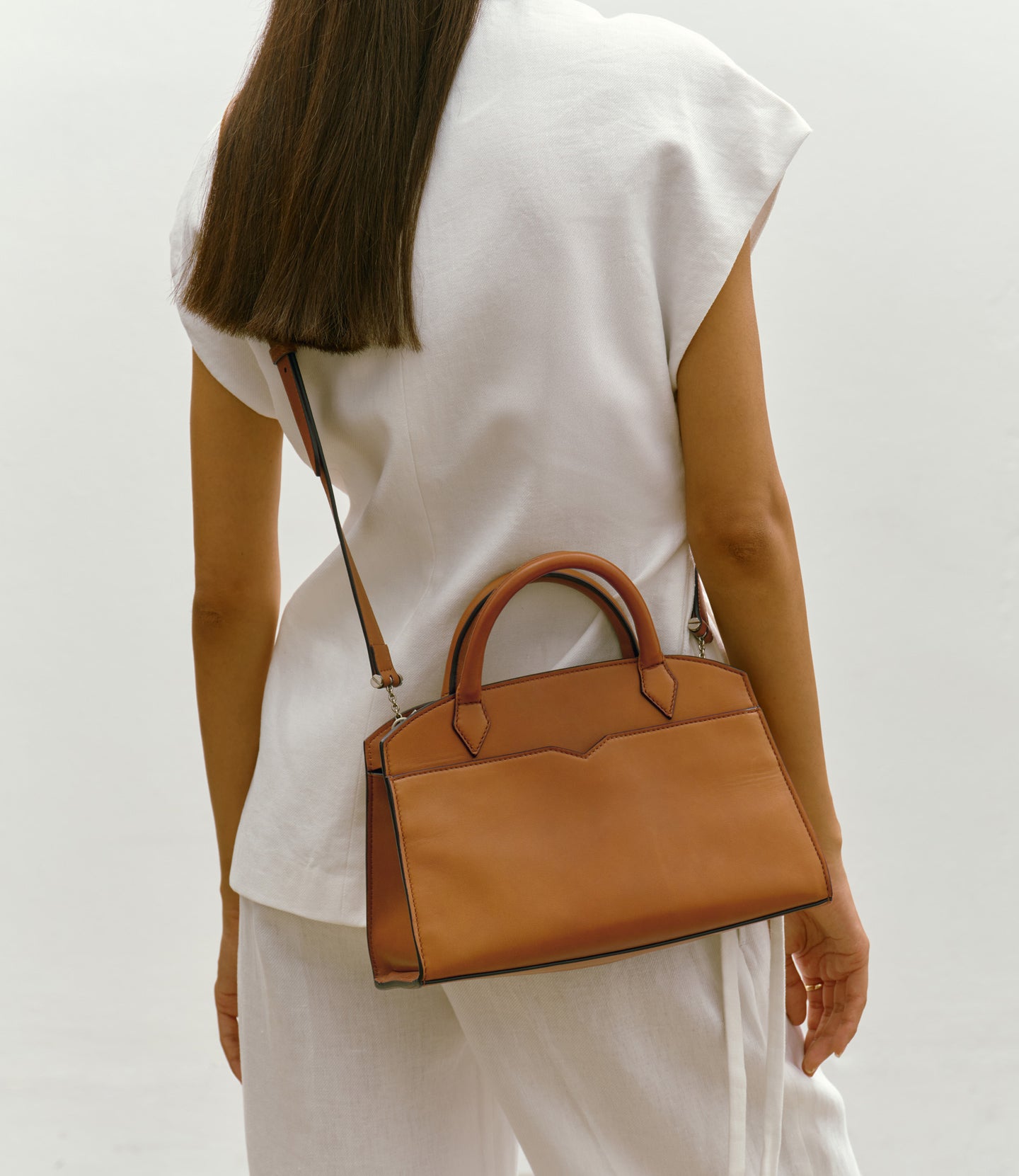 Pendulum 30 Buttery Nappa Cognac