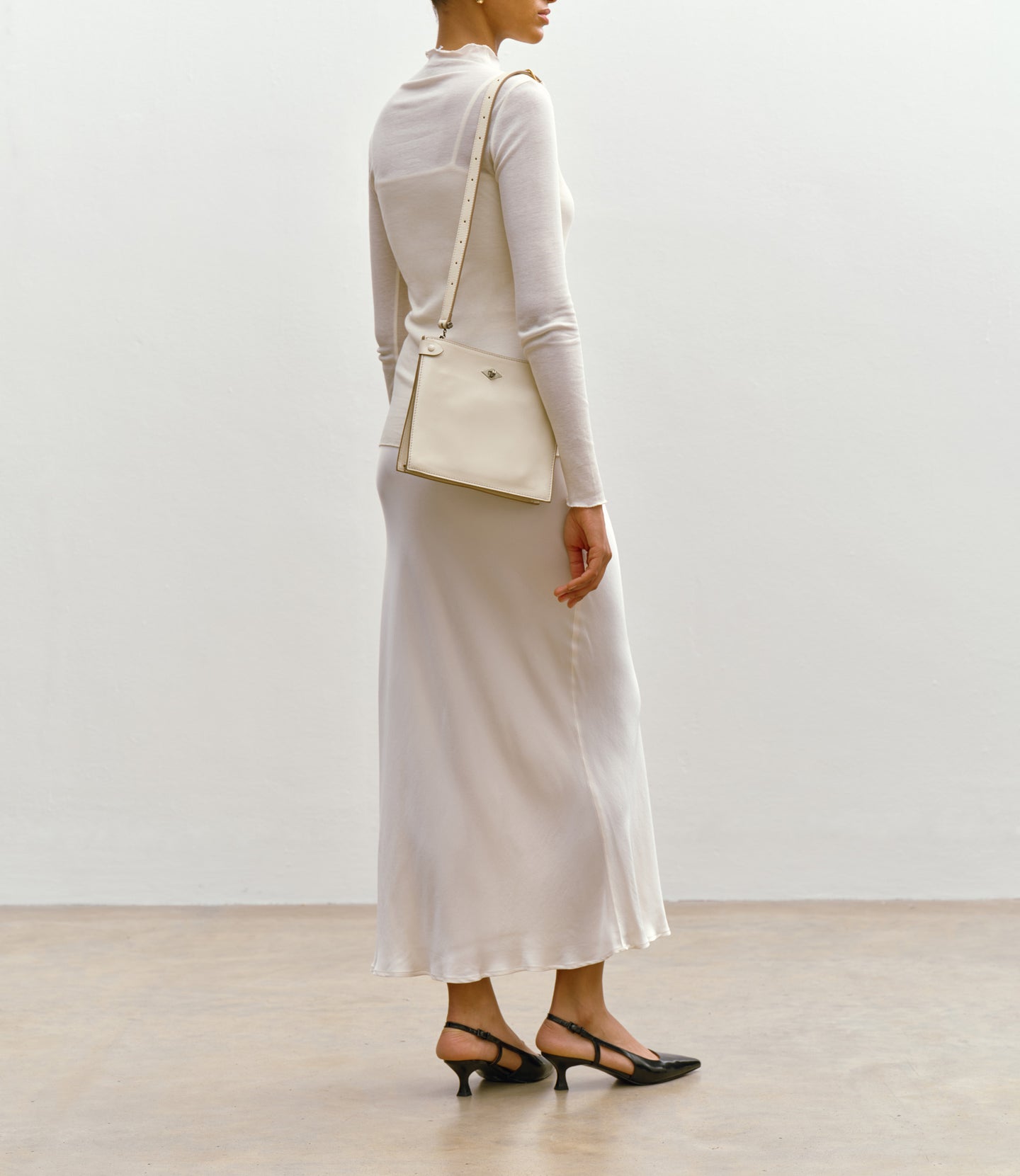 Stowaway Crossbody Elvis White Sand with Silver Hardware