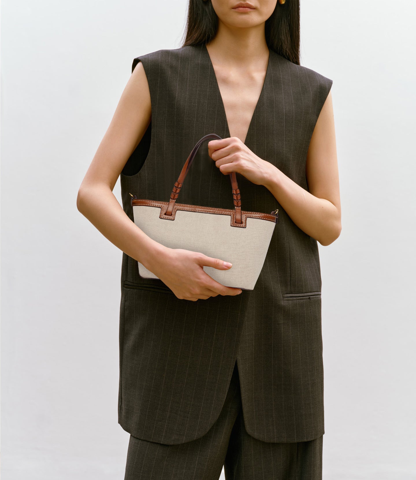 Cala 21 Natural Linen with Cognac