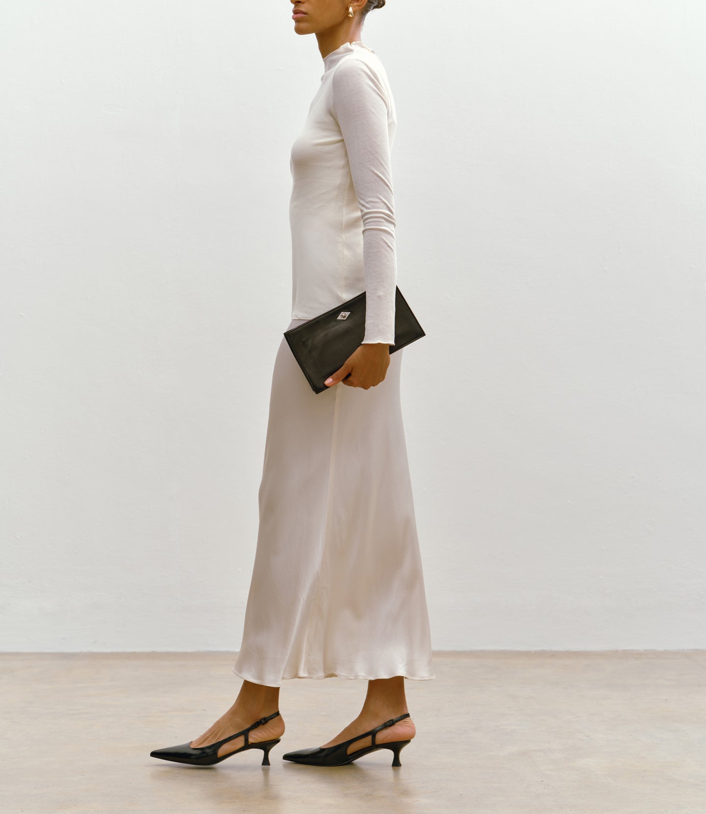 Ease 28 Buttery Nappa Black