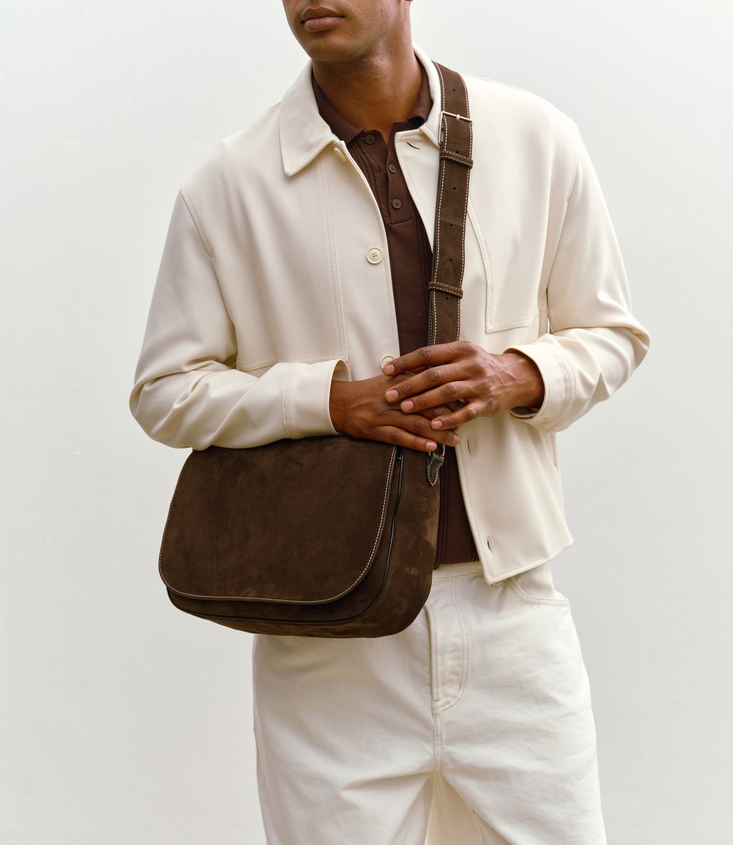 Hunter Messenger Suede Chocolate