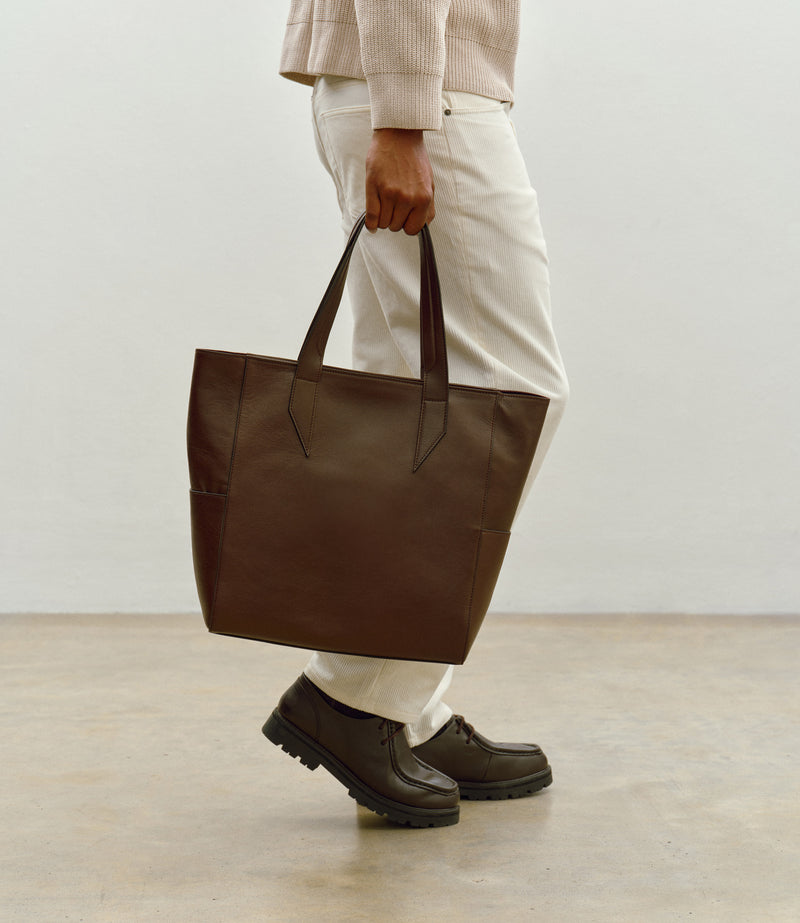 Passerby North-South Elvis Walnut