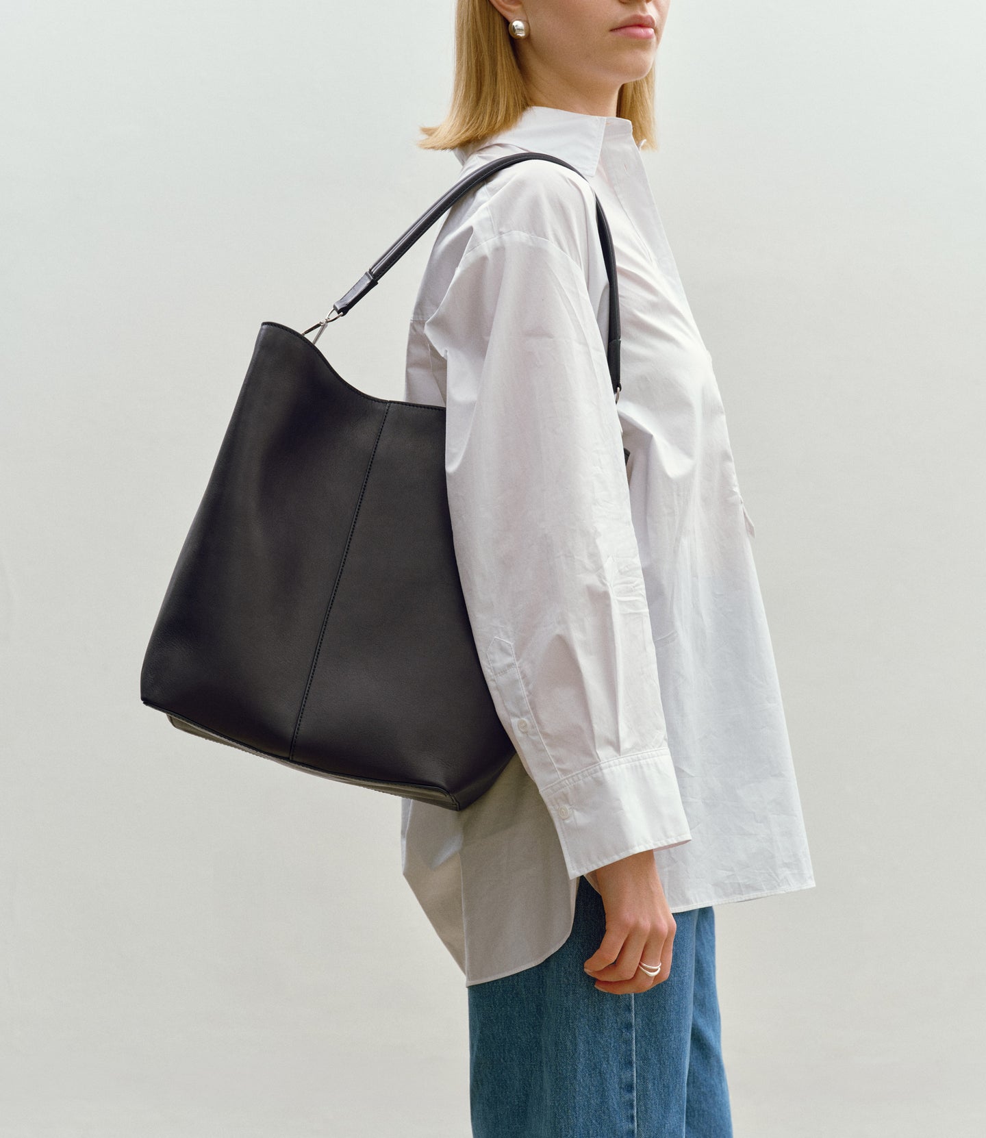 Twist 26 Supple Calfskin Black