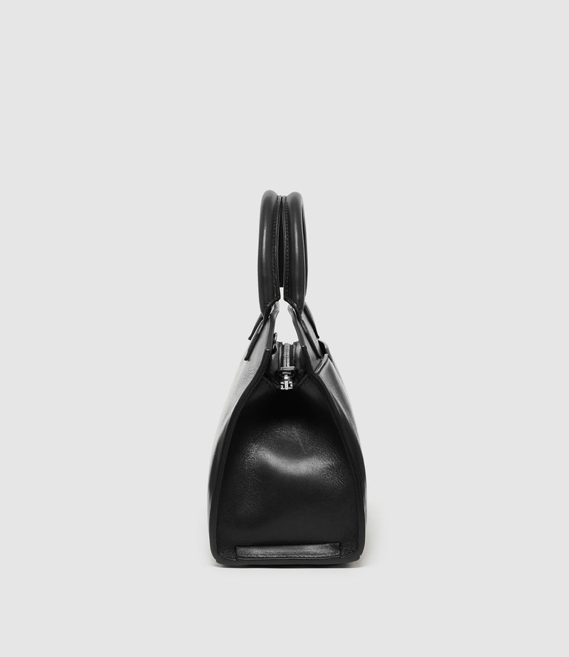 Pendulum 30 Buttery Nappa Black