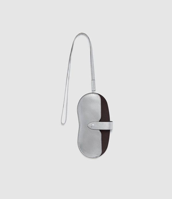 ISSIMO | Métier Glasses Case With Strap Metallic Calfskin Silver