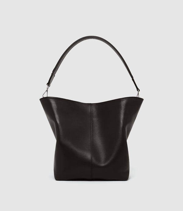 Twist 22 Supple Calfskin Black